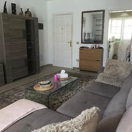 Bouganvilla 아데제